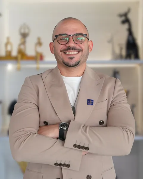 Carlos A. Bernal Suarez, Senior Property Consultant